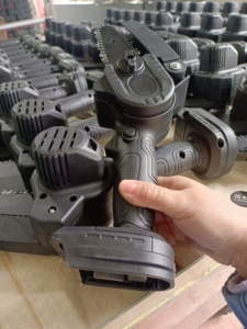 Máy Cưa Xích Lithium Pin 4/6 Inch OEM Bán Chạy Máy Cưa Xích Điện Mini Không Dây Cầm Tay - Product Image 4