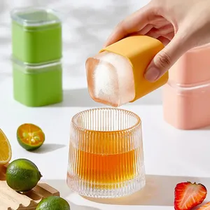 Whiskey bán buôn lớn Silicone Ice Cube khay với nắp