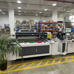 Macchina da Taglio CNC <span class=keywords><strong>a</strong></span> Doppio Percorso Ottico <span class=keywords><strong>CO2</strong></span> e Laser <span class=keywords><strong>a</strong></span> Fibra da 2000W, Raffreddata ad Acqua, per Legno e Metallo - Product Image 1