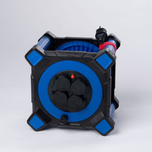 Professionelle Garantierte 4-Wege-Schuko-Steckdosen Rechteckiger Thermorahmen mit Abschaltung IP44 Kunststoff-Kabelgartenrolle - Product Image 1