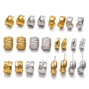 Aretes de Aro J&D Jewelry de Acero Inoxidable Antideslustre e Impermeables con Acabado Muy Pulido, Diseño Clásico Martillado y Retorcido en Diversas Formas de Temporada - Product Image 4