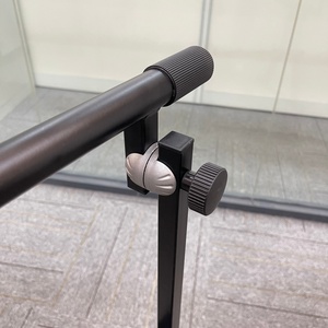 <span class=keywords><strong>Support</strong></span> de <span class=keywords><strong>clavier</strong></span> de piano Q-450A à deux niveaux avec roulettes pivotantes, vente directe d'usine - Product Image 5