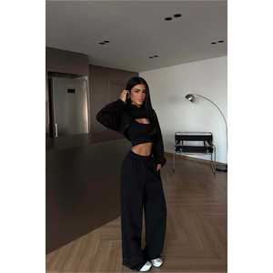 Conjunto de Traje Bolero Negro para Mujer - Product Image 3