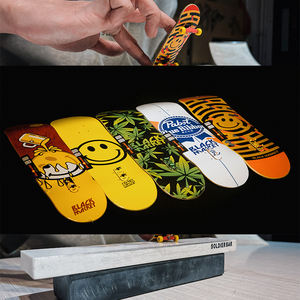 Ventes en gros de planches à roulettes professionnelles de 32 mm/34 mm, planches à roulettes en bois d'érable personnalisables, mini skateboards - Product Image 1