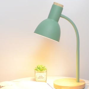 Lampe de table LED nordique moderne rechargeable 360° °   Lampe de lecture réglable en fer pour la protection des yeux, idéale pour les chambres et les bureaux, avec abat-jour en métal et alimentation CC - Product Image 5