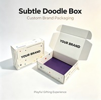 Boîte d'expédition en carton ondulé personnalisée avec impression de motifs délicats et impression de marque à l'intérieur pour l'emballage de produits artisanaux et les petites entreprises créatives