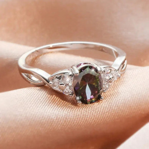 Anello Intrecciato con Zirconi Colorati per Donne, Gioiello Scintillante per Proposte e Cerimonie - Product Image 6