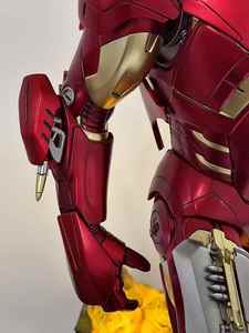 Vendita calda in fibra di vetro scultura Mark7 film Figure resina a grandezza naturale di ferro <span class=keywords><strong>uomo</strong></span> <span class=keywords><strong>statua</strong></span> con luce a Led <span class=keywords><strong>uomo</strong></span> figura - Product Image 5
