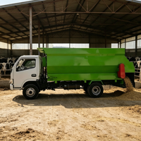 Distributeur d'aliments TMR universel pour bétail, camion d'alimentation multifonction à quatre roues pour bovins, ovins, porcins, chevaux, ânes, chameaux