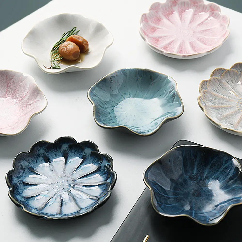 Hot Selling porcelain food dish small soy sauce dipping flower shaped ceramic dish japanese kiln glazing dish