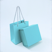Boîte d'emballage personnalisée de qualité supérieure, bleu œuf de moineau, avec couvercle rabattable, boîte cadeau rigide magnétique avec sac de transport coordonné