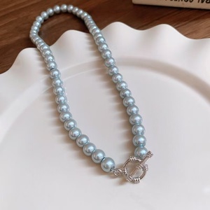 قلادة نسائية أنيقة للعروس، مجوهرات بسيطة دائرية من اللؤلؤ الصناعي الرمادي 8 مم، قلادة للسيدات كهدية زفاف - Product Image 5