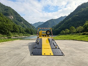 Camion <span class=keywords><strong>de</strong></span> remorquage à plateau inclinable hydraulique Foton, double remorquage avec treuil hydraulique pour le sauvetage <span class=keywords><strong>de</strong></span> véhicules lourds en cas <span class=keywords><strong>d</strong></span>'accident routier - Product Image 6