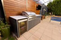 Vermont Luxe Moderne Modulaire Préfabriqué Intégré Portable BBQ Armoire de Cuisine Extérieure avec Grill et Réfrigérateur Sous Pergola