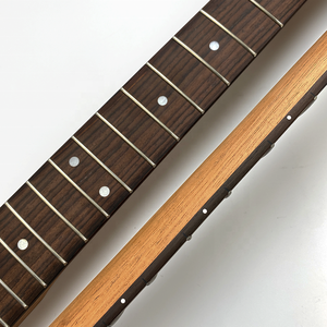 Mástil de guitarra ST personalizado de 22 trastes, radio de 9.5 pulgadas, de caoba satinada con diapasón de palisandro - Product Image 6