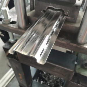 Petit pain de support de stockage en acier de poutre de rayonnage résistant d'entrepôt formant la machine multifonctionnelle vitesse rapide non-stop - Product Image 2