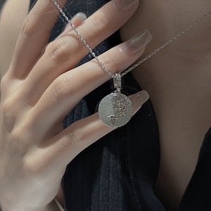 Pendentif en argent pur S925 avec un design minimaliste et scintillant, nouveau style chinois, bijoux de luxe en perles CNC de niche - Product Image 2