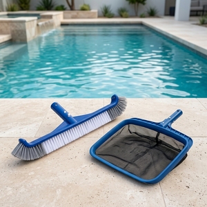<span class=keywords><strong>Filet</strong></span> de <span class=keywords><strong>piscine</strong></span> à mailles fines et tête de brosse Combo-Écumoire robuste avec brosses professionnelles 17.5 "pour le nettoyage des murs de la <span class=keywords><strong>piscine</strong></span> - Product Image 1
