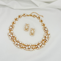 En gros, Parures de bijoux de mariée pour femmes, couleur or, avec colliers ras-du-cou et boucles d'oreilles, ornées de perles massives en grappe, personnalisables