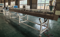 Ligne de production d'extrusion de panneaux muraux cannelés en PVC WPC, machine de fabrication de revêtements muraux à grille 3D pour la décoration intérieure