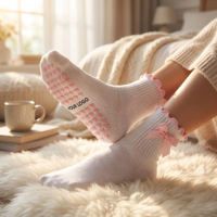 Chaussettes de yoga antidérapantes en silicone à motif cœur avec nœud volanté mignon pour le Pilates, pour femmes, avec emballage personnalisé