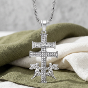 Colgante Cruz Caravaca Icedout de Plata 925 con Diamante Moissanita, Joyería de Lujo Estilo Hip Hop para Fiestas, Eventos y Declaración de Moda - Product Image 1