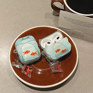 Funda Protectora para Auriculares Inalámbricos AirPods Pro 3, Diseño de Pez Pequeño y Lindo, Color Rosa Translúcido, Compatible con AirPods Pro 2 - Product Image 1