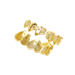 กริลซ์สำหรับฟัน รูปหัวใจ ประดับเพชรซิร์คอนขนาดเล็ก ตัวเรือนโลหะผสมสังกะสี เครื่องประดับฮิปฮอปสำหรับงานปาร์ตี้ HCG 486 - Product Image 3