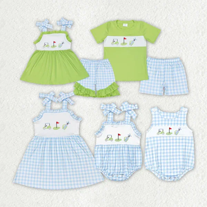 Ensemble assorti frères et sœurs : Robe à volants pour filles et short pour garçons, motif gingham bleu clair, broderie golf smockée - Product Image 1