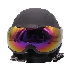 带遮阳板滑雪板头盔为儿童青少年成人温暖舒适的雪地运动使用Astm认证，配有16个通风口
