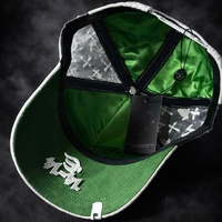 Nueva Llegada Gorra Trucker Unisex de Alta Calidad con Bordado 3D Completo, Forro de Satén, Visera Curva, 5 Paneles, Pedrería y Pines