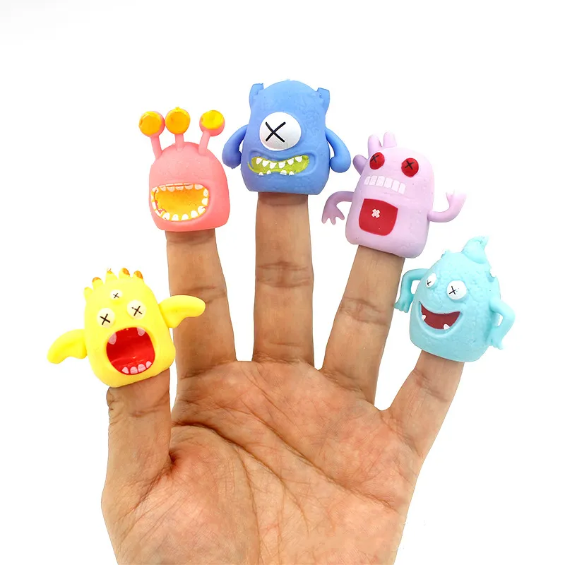 Çocuklar için promosyon hediyeler Mini plastik oyuncak canavar hayvan otomat kapsül için parmak kuklası Set oyuncaklar