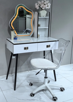 Meuble de rangement moderne et minimaliste en dalle de roche pour chambre à coucher, table de maquillage intégrée haut de gamme pour petit appartement avec miroir éclairé pour femmes