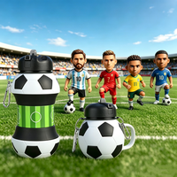 2026 Fußball-Merchandise Fußball-Trinkflasche 550ml Faltbare Wasserflasche Lebensmittelechte Silikonflasche für Fußballfans