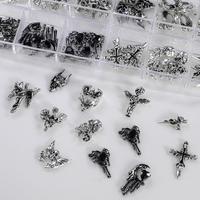 12 Grilles de Breloques pour Ongles Halloween Gothique Punk, Décorations d'Ongles en Métal Argenté Tête de Mort, Croix, Ange, Corne de Diable, Ornements d'Ongles Sombre