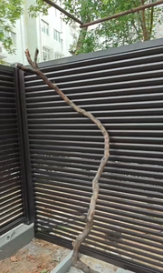 Clôture à lattes en alliage d'aluminium thermolaqué, personnalisable, étanche et résistante à la rouille, pour jardin, cour et villa – Approvisionnement direct usine - Product Image 2