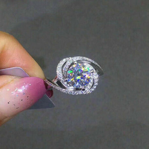 Anello da Donna con Zirconi Brillanti a Forma Unica e Creativa, Elegante per Feste e Uso Quotidiano, Impilabile, Comodo, Versatile, Gioiello da Mano, Regalo - Product Image 2