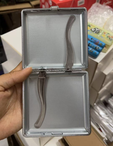 <span class=keywords><strong>2025</strong></span> Sang Trọng Da Của Nhãn Hiệu Thuốc Lá Di Động Trường Hợp Không Thấm Nước Vuông Hộp Thiếc Với Tùy Chỉnh In Biểu Tượng Du Lịch Phụ Kiện - Product Image 4