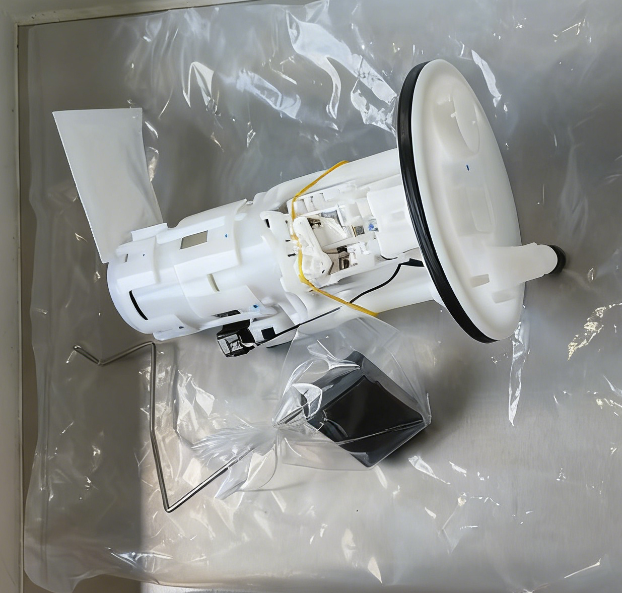 High Quality Fuel Pump Assembly for 09-13 AVANZA OEM 23210-BZ010 23210-B2010 23210-BZ121 23210BZ010 23210BZ071 23210BZ100