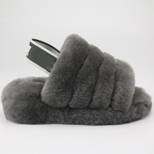 Mocassins en daim doublés de fourrure, type pantoufles - Product Image 2
