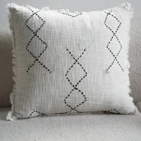 Housse de coussin brodée à la main avec pompon, housse de coussin décorative bohème Wabi-Sabi pour canapé, idéale pour la décoration de la maison