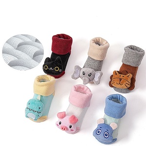 Venta al por mayor de bonitos <span class=keywords><strong>calcetines</strong></span> de punto de algodón en 3D para bebés recién nacidos tamaño 9cm antideslizante y transpirable Casual Crew Type para niños pequeños - Product Image 6