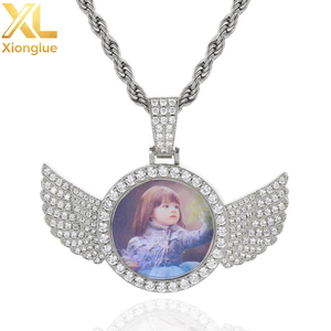 Collar con Proyección de Foto Personalizada, Colgante de Ala con Circonitas Brillantes, Joyería Conmemorativa, Regalo Personalizado - Product Image 2