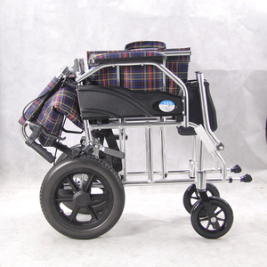 Fauteuil roulant manuel léger en alliage d'aluminium, pliable et portable, pour personnes âgées et handicapées, utilisation en extérieur - Product Image 1