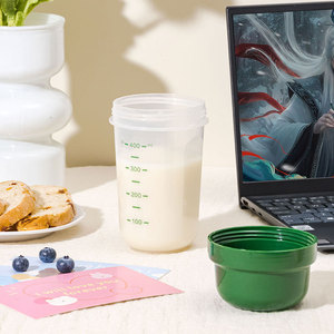 Vaso mezclador de 550 ml resistente al calor con escala de medición para batidos de proteínas y desayunos - Product Image 4