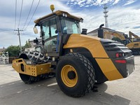 Nouveau Compacteur Vibratoire Monocylindre XS113E de 11 Tonnes pour Terrassement et Travaux de Construction - En Vente