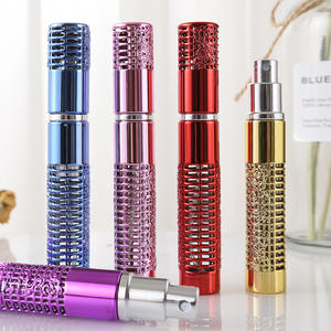 Botella de Perfume de Aleación de Aluminio de 5 ml con Diseño de Tallado Hueco, Estilo Medio Oriente, Botella de Vidrio Recargable con Atomizador, en Stock - Product Image 3