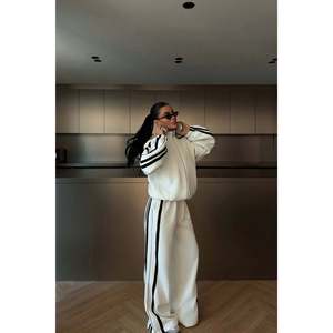 Survêtement imprimé respirant et léger Tommy, design personnalisé, tailles plus, avec logo en tissu, pour styles hiver et été - Product Image 4