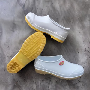 Botas de lluvia Zixi ZX-2036: Impermeables, resistentes al aceite, antideslizantes, calzado protector para cocina, botas de lluvia aptas para uso alimentario. - Product Image 3