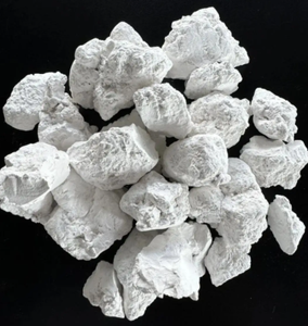 كيلوغرامات من الكاولين المكلس في أكياس 25 كجم، طين سيراميك مغسول 325 شبكة، مسحوق بورسلين لصناعة الورق، نسبة رطوبة 0.08%، 55.6% ثاني أكسيد السيليكون، مقاوم للحرارة - Product Image 1